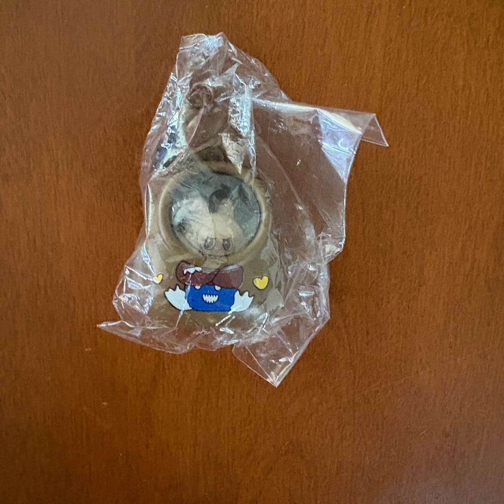 Charming Blue and Brown Key Holder